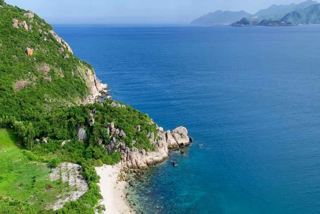 HỒ CHÍ MINH - BÌNH BA - ĐẢO TOM HÙM - LẶN NGẮM SAN HÔ - CAM RANH