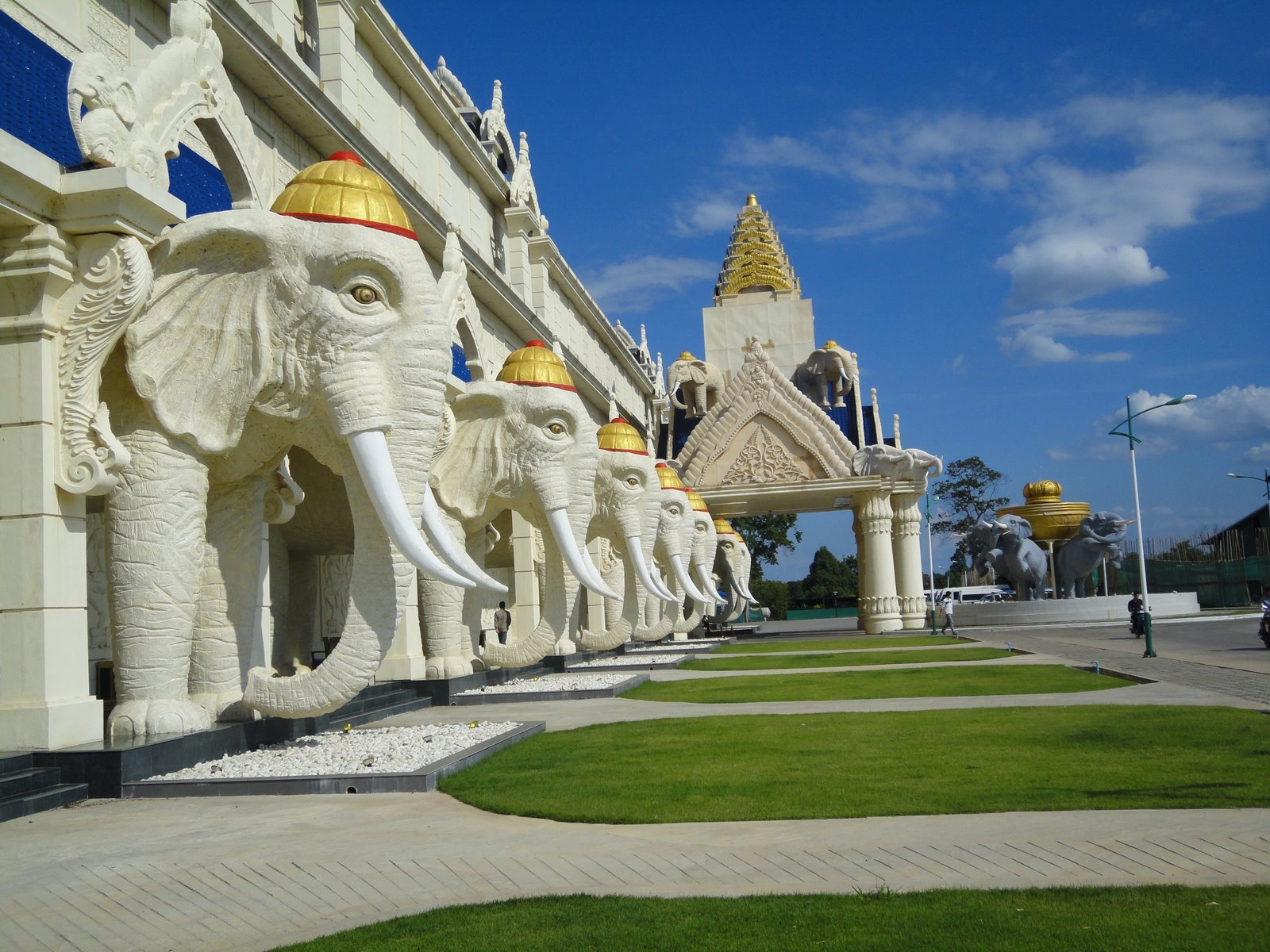 BẮC TRUNG LÀO 6N6Đ MỚI NĂM 2023